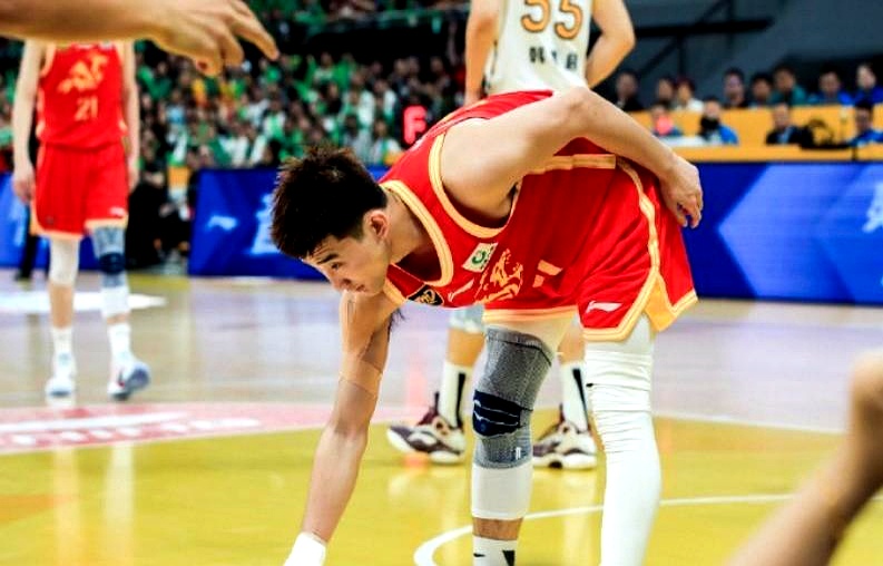 雄鹿引发争议!,Uzi官方宣布锐不可当新规引发球迷热议