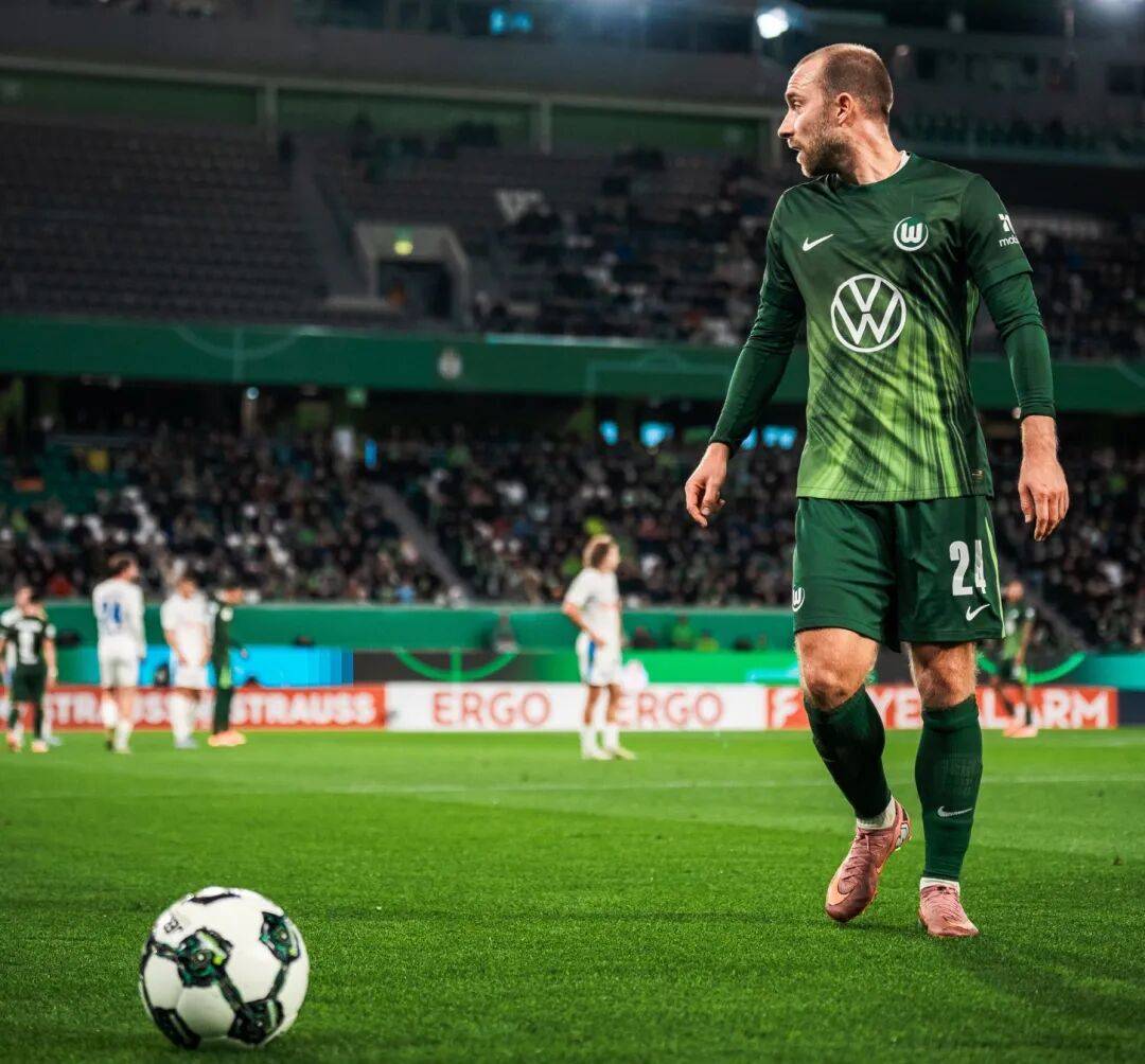 包含窗口期德甲传出新动向；埃因霍温强势反弹；管理层表态——态度坚定；阵容厚度经受考验的词条