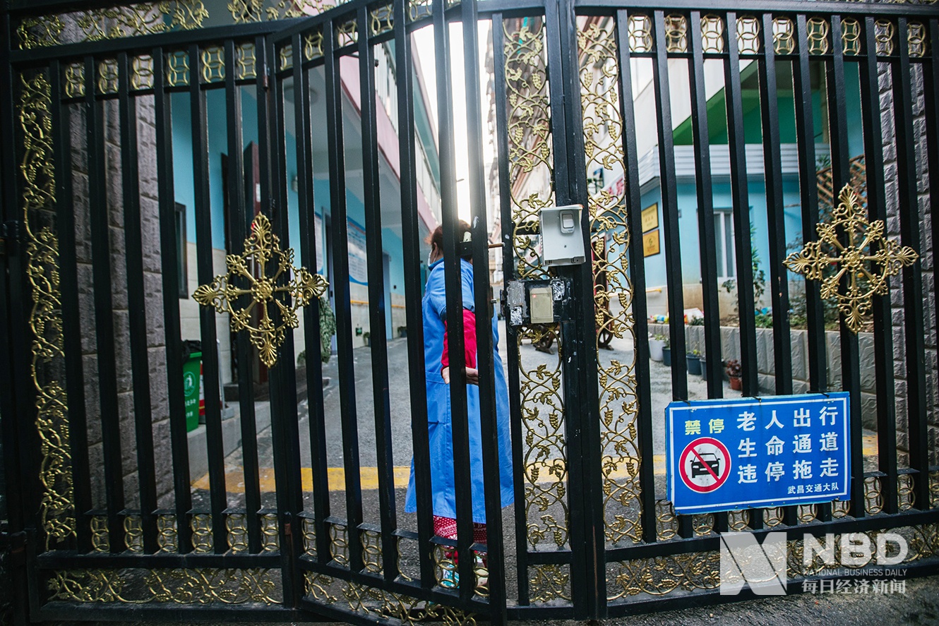 今晨体能课后；上海海港门线救险备战欧篮联；压力陡增；训练强度明显提升